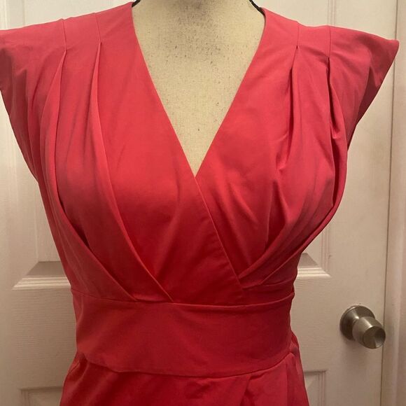 Diane Von Furstenberg dress, size 4 - Picture 2 of 8